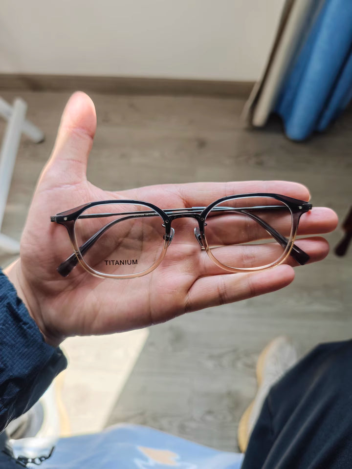 Lunettes de vue rondes en titane léger