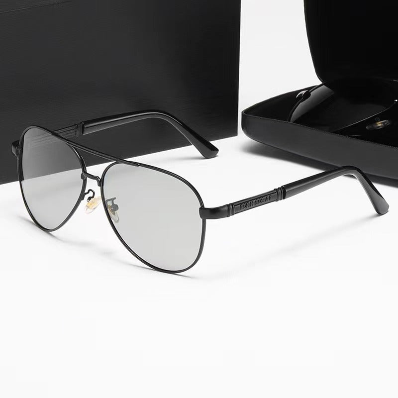 Monture aviateur élégante avec verres gris